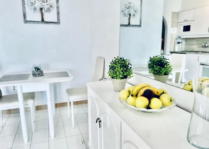 Cristianos 1 Bed Apartment *